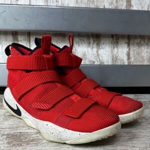 NIKE LEBRON SOLDIER XI 11 TB RED BASKETBALL SHOES 2017 943155-601 sz 10.5